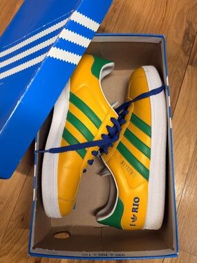 Adidas Men’s Gazelle  Rio Sneakers - Yellow/Green
Size 8